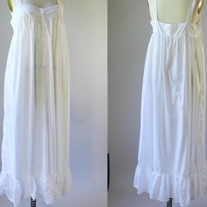 Vintage Country Victoria's Secret Soft white cotton nightgown size L